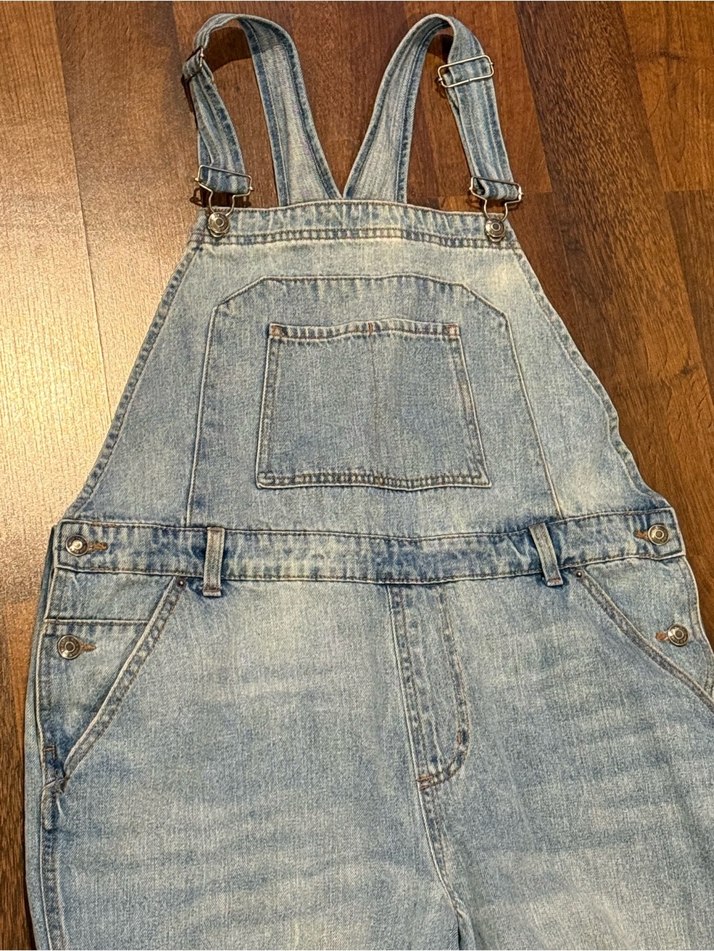 Wild Fable Light Wash Distressed Denim Overalls (size XL) - Picture 3 of 5